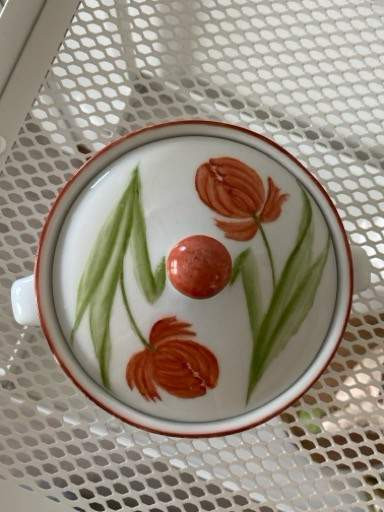 Posliininen käsinmaalattu rasia Rovaniemi - valokuva 2