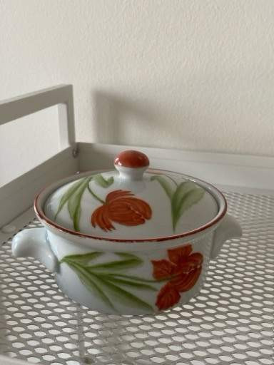 Posliininen käsinmaalattu rasia Rovaniemi - valokuva 1