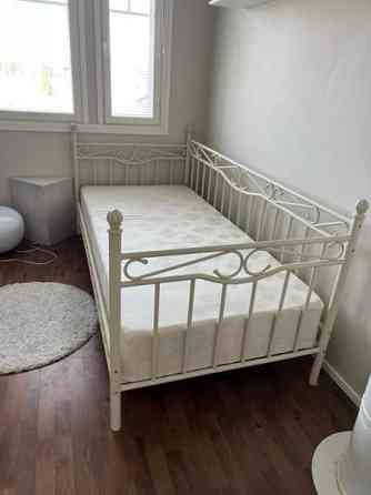 myydään kaksi 90cm sänkyä Lohja