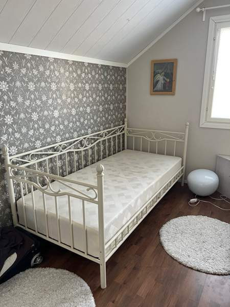 myydään kaksi 90cm sänkyä Lohja - valokuva 3