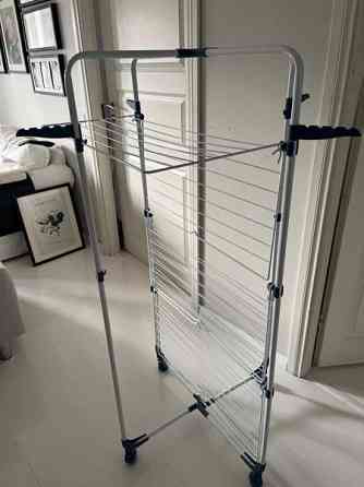 Uusi pyykinkuivausteline Пори