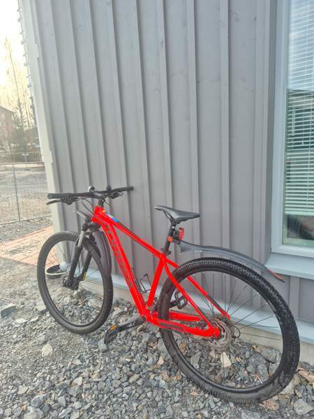 Myydään Orbea MX 50 29" Red Black - Maastopyörä Tampere – foto 2
