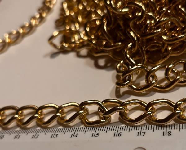 Kullanvärinen laukkuketju Tampere – foto 1