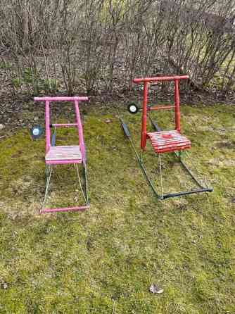 Kaksi potkukelkkaa Ikaalinen