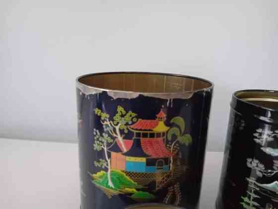 Vanhat englantilaiset peltipurkit Helsinki