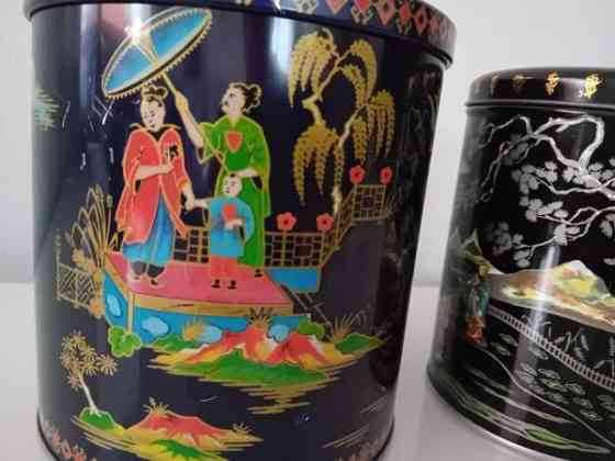 Vanhat englantilaiset peltipurkit Helsinki