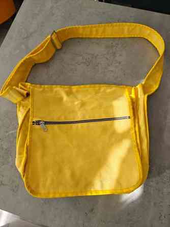 Myydään Marimekon keltainen olkalaukku Сейняйоки