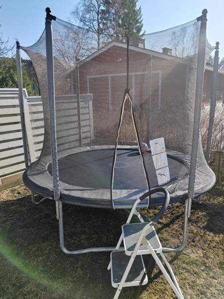 Trampoliini suojaverkolla Kerava – foto 1