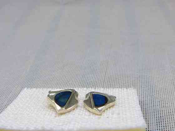 Hopeiset Spektroliitti-korvakorut Vantaa