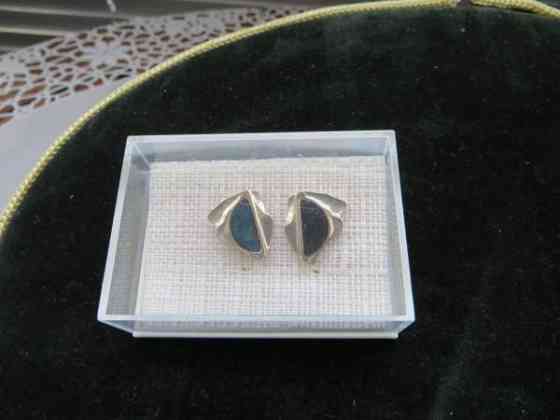 Hopeiset Spektroliitti-korvakorut Vantaa