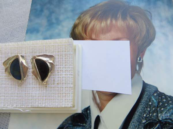 Hopeiset Spektroliitti-korvakorut Vantaa - valokuva 1