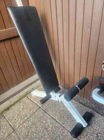 Vähän kikkailua vaativa kuntolaite, vahvat kumilenkit vastuksena. Tampere