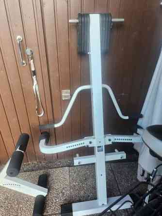 Vähän kikkailua vaativa kuntolaite, vahvat kumilenkit vastuksena. Tampere