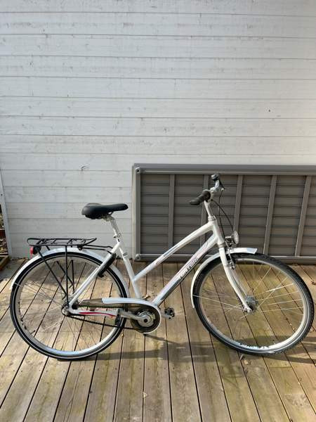 Toimiva naisten Tunturi-pyörä 28” Espoo - valokuva 1