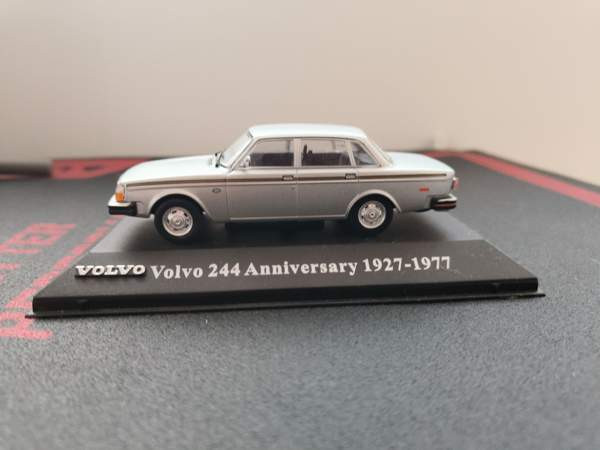 Volvo 244 Anniversary 1927-1977 Porvoo – foto 1