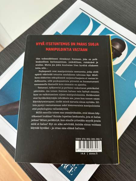 Psykopaatit ympärilläni kirja kerran luettu Vantaa – foto 2