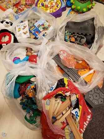 Lelut, lelu, Eri lelujen sekoitus, palapeli Espoo