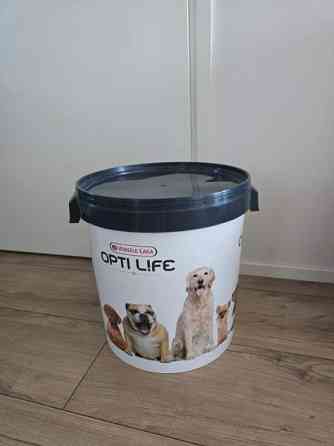 Koiranruoka säilytysastia Kaarina