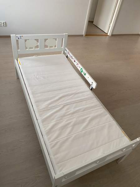 Annetaan Ikean lastensänky + patja (VARATTU) Helsinki – foto 2