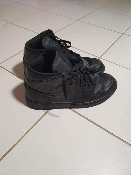 Air Jordan 1 triple black 44 Leppävirta – foto 3