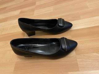 Naisten mustat  korkokengät # 39 Hyvinge – foto 1