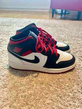 Air Jordan 1 mid Oulu