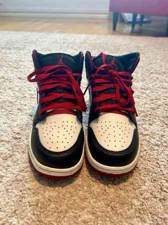 Air Jordan 1 mid Oulu