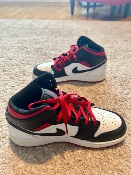 Air Jordan 1 mid Oulu - valokuva 5