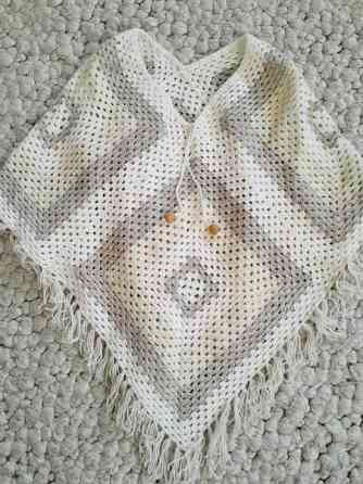 Vaalea neule boncho Jyvaeskylae