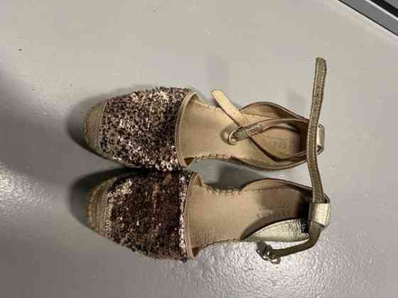 Kesäkengät nahka, paljetit vaihtaa väriä . Helsinki