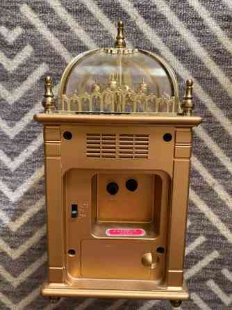 Sisustus Kello Kullanvärinen.mitat:13x14x28cm Kouvola