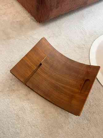 Vanha puinen lehtiteline Helsinki