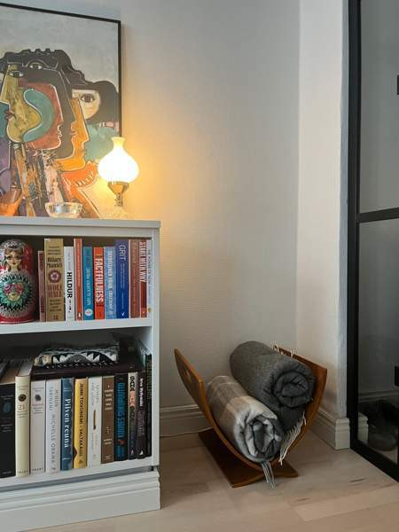 Vanha puinen lehtiteline Helsinki - изображение 1