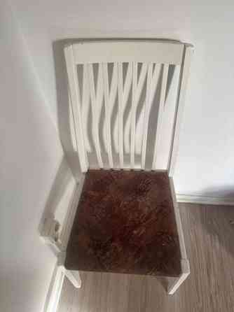 Neljä tuolia Helsinki