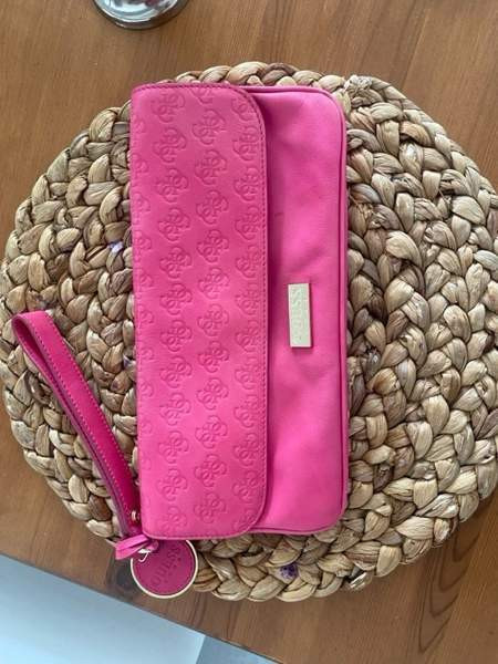 Guess laukku aitoa nahkaa Эспоо - изображение 1