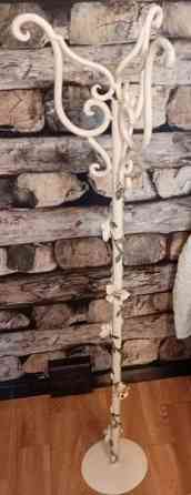 Kukkateline/kukkapylväs. Пори