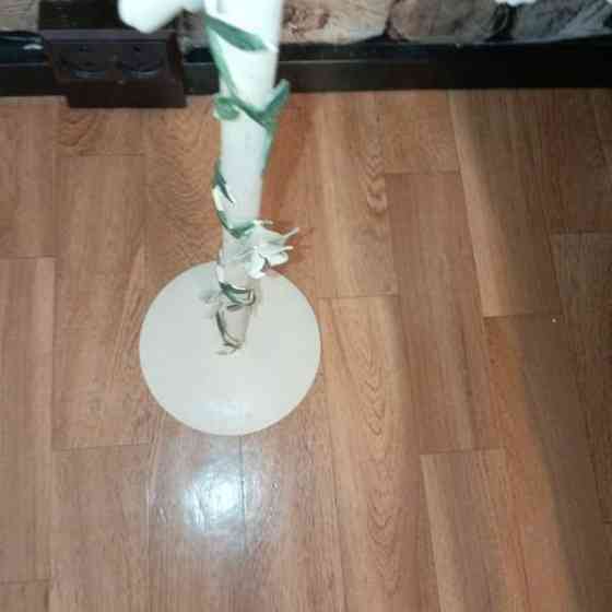 Kukkateline/kukkapylväs. Пори