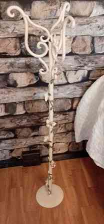 Kukkateline/kukkapylväs. Пори