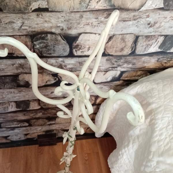 Kukkateline/kukkapylväs. Pori - valokuva 4