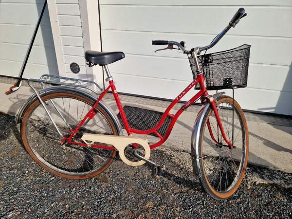 Tunturi "Daami" ja "VIP" Polkupyörät 28", 3-Vaihdetta, jalkajarrut Hämeenkyrö - photo 1