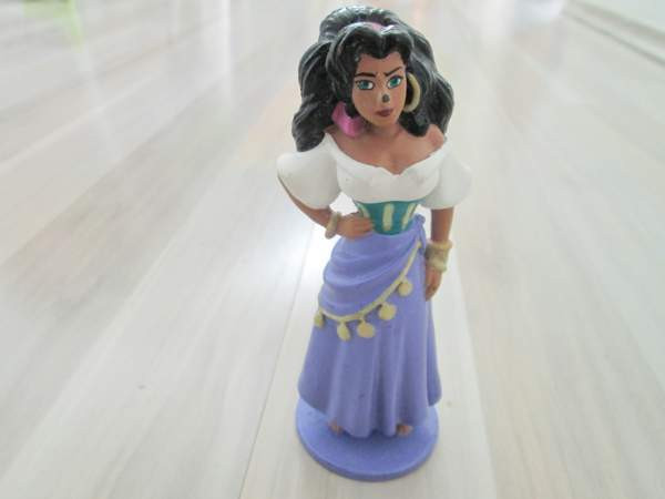 Esmeralda muovinen hahmo Turku - photo 1