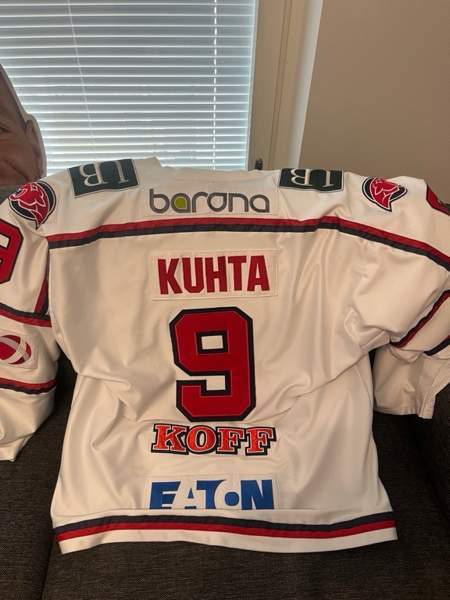 HIFK Kimmo Kuhdan pelipaita Vantaa - valokuva 2