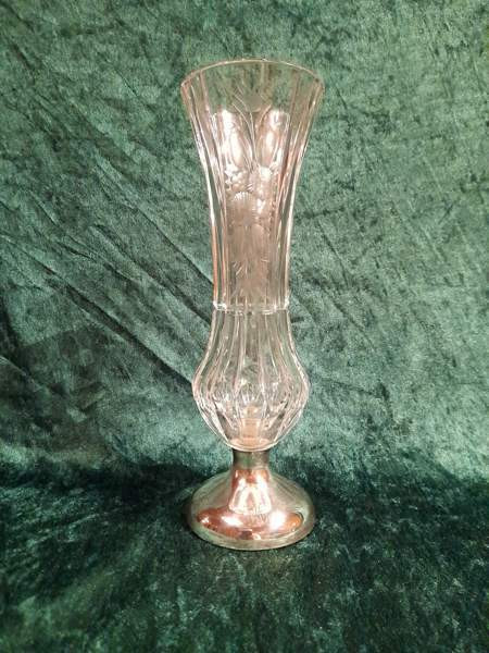 Kultakeskuksen hiottua kristallia maljakko hopea jalalla Лахти - изображение 1