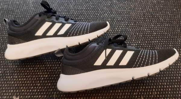 Adidas sisäpelikengät, koko 37 1/3 Riihimaeki – foto 2