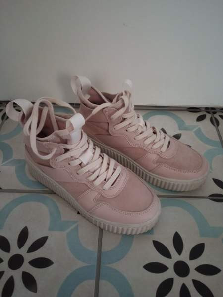 Puuteriroosa Varsitennarit (nahkaa ja mokkaa) Турку - изображение 6