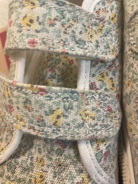 Kankaiset tennarit tarroilla. Kesä saapuu Nurmijaervi – foto 1