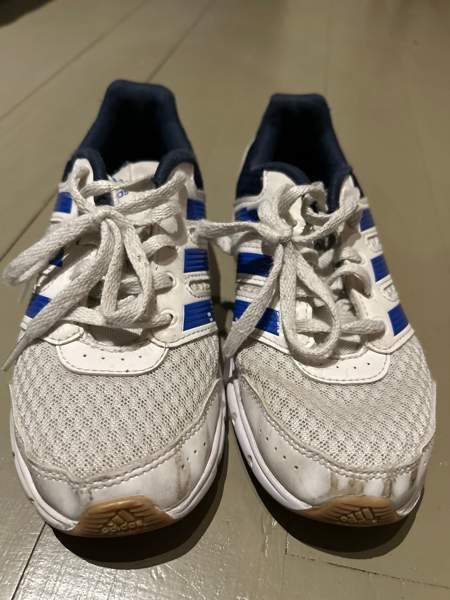 Sisäpelitossut / lenkkarit Adidas koko 33 Lohja - photo 3