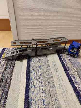 Autonkuljetusrekka Rusko