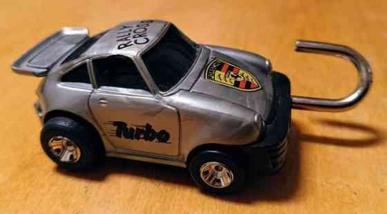 Leluauto numerolukolla Ювяскюля