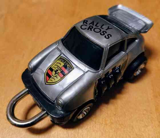 Leluauto numerolukolla Ювяскюля